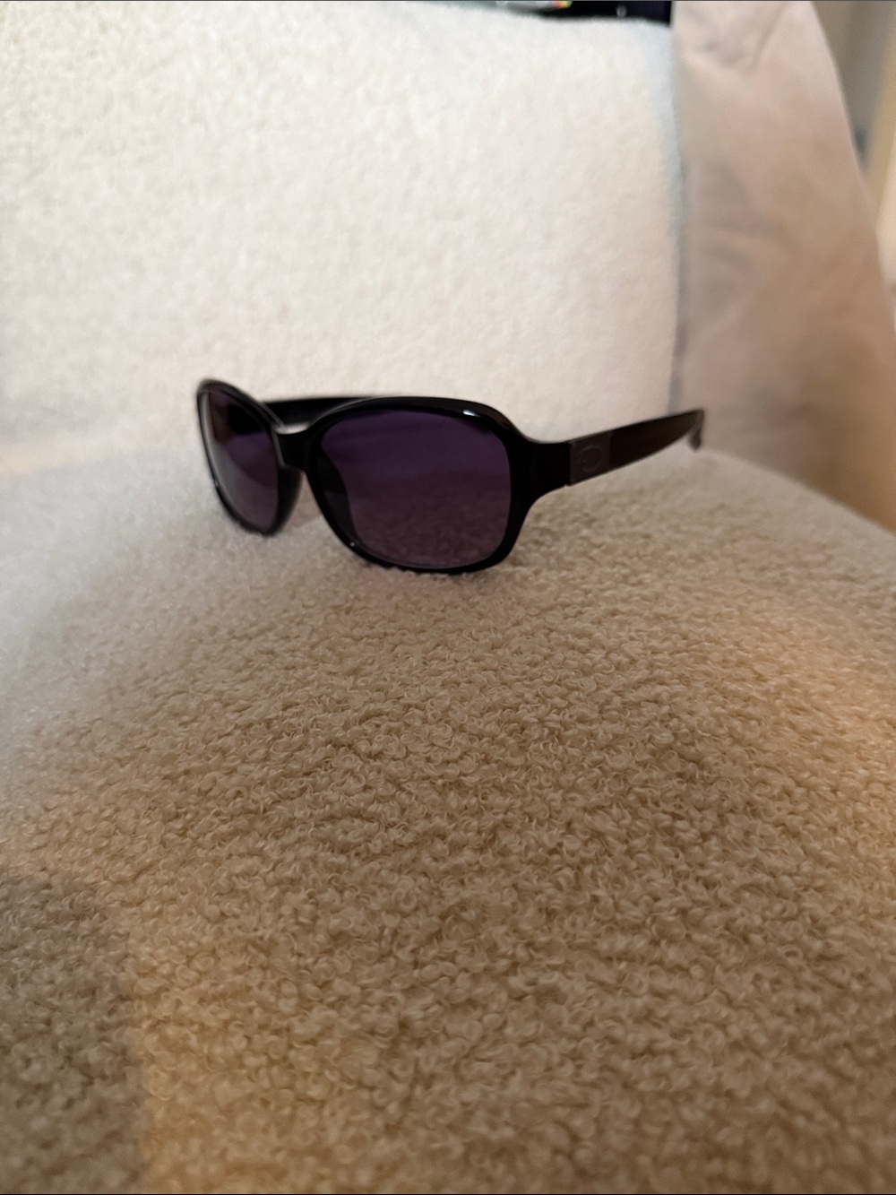 Oscar de la Renta Black Sunglasses with Purple Lenses